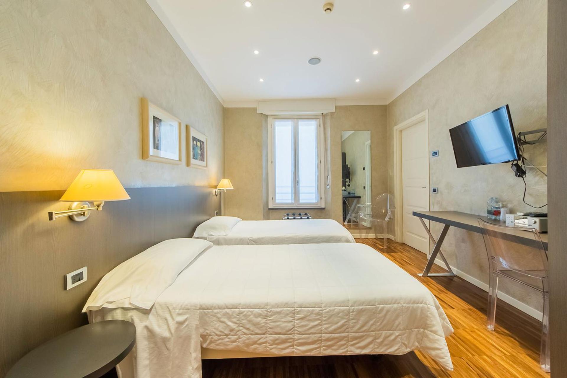 Century Hotel Parma Buitenkant foto